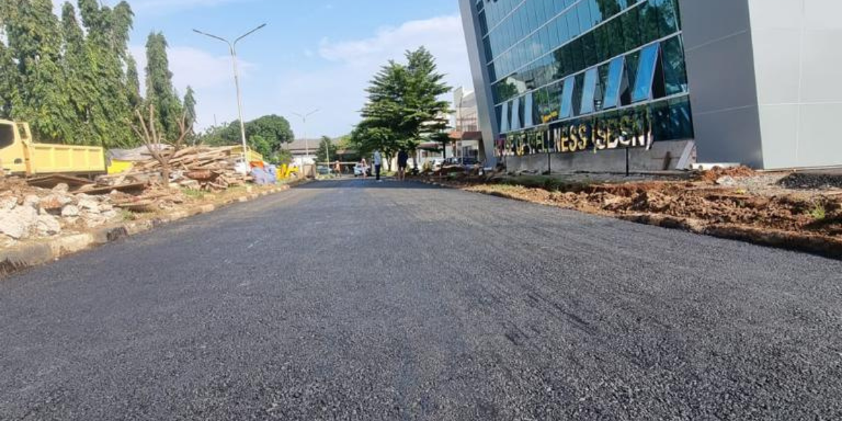 pengaspalan jalan
